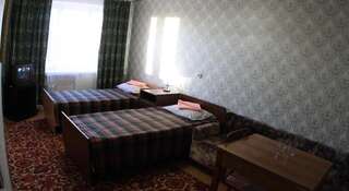 Гостиница Спорт Кировск Стандартный двухместный номер с 1 кроватью или 2 отдельными кроватями и общей ванной комнатой-2