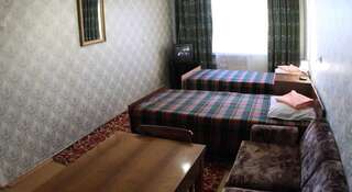 Гостиница Спорт Кировск Стандартный двухместный номер с 1 кроватью или 2 отдельными кроватями и общей ванной комнатой-4